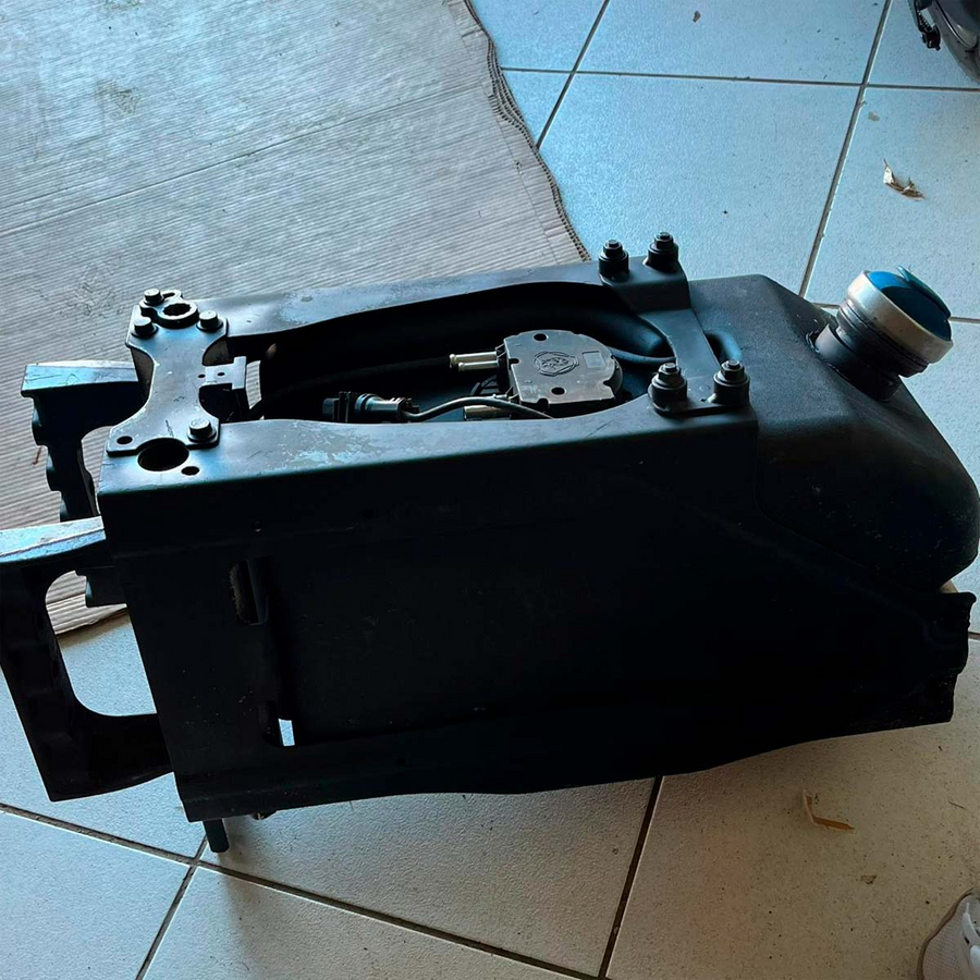 TANQUE ARLA 47 LTS S6 COM SUPORTE US