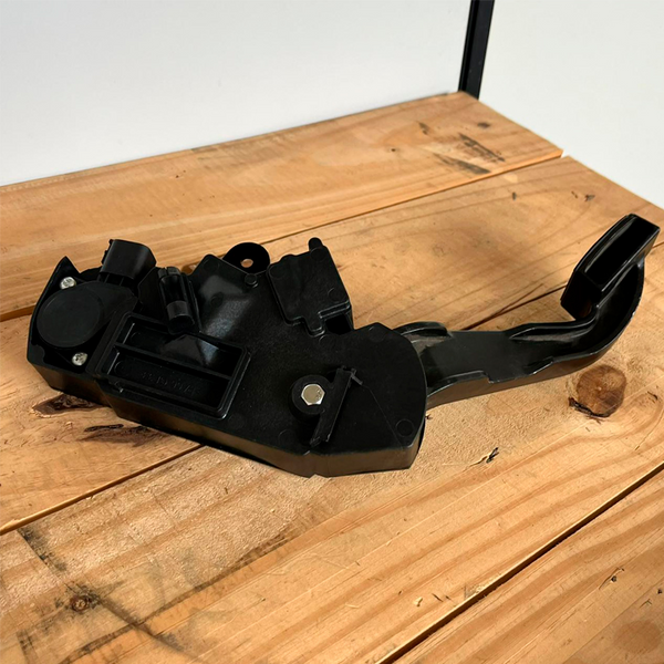 PEDAL ACELERADOR VOLVO VM - 84557628