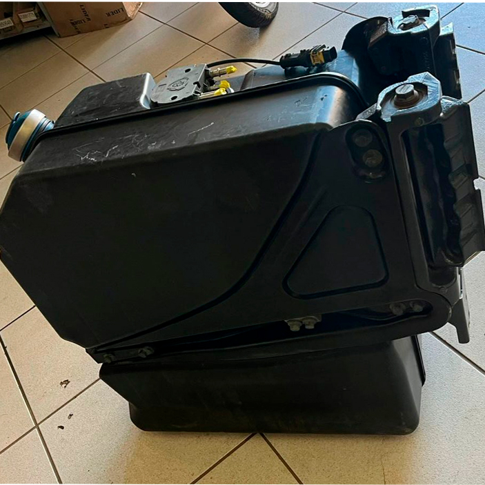 TANQUE ARLA USADO COM SUPORTE E BOIA NTG CR 105LT APOS 2018