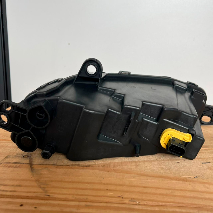 FAROL AUXILIAR VOLVO FH5 APÓS 2021 - 23752741