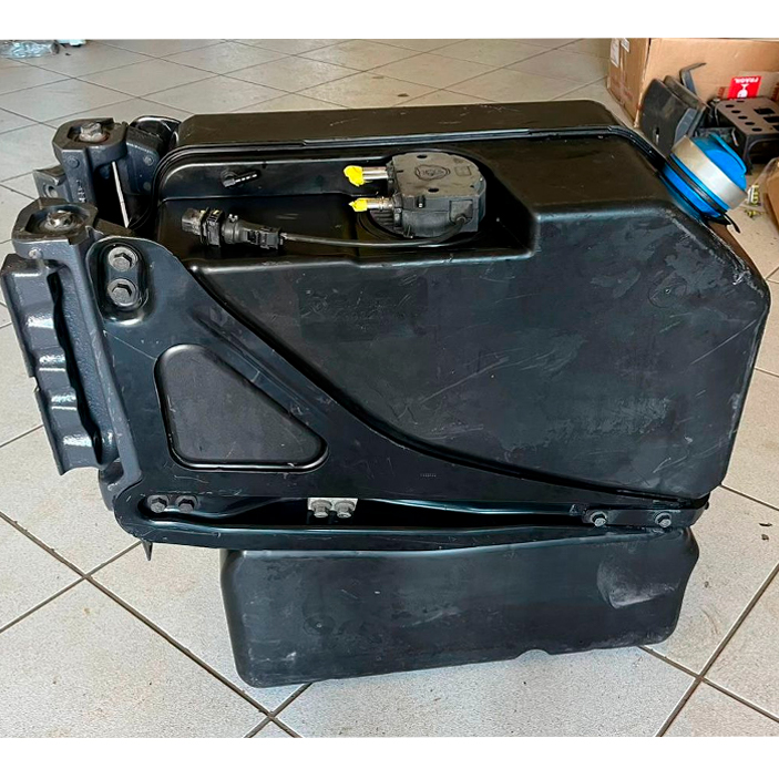 TANQUE ARLA USADO COM SUPORTE E BOIA NTG CR 105LT APOS 2018